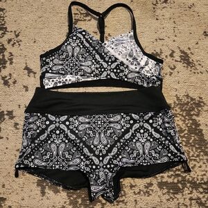 PINK Victoria Secret Black and White Paisley Bra (Small) and Shorts (Medium) Set